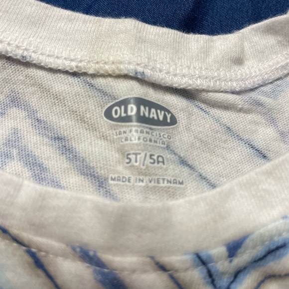 Old navy 5t tank top - Picture 3 of 5